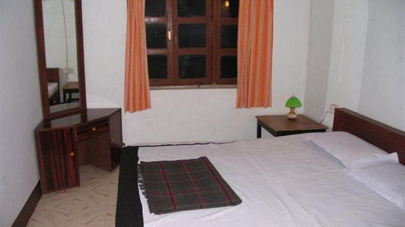 Hotel Astoria à Parra Extérieur photo
